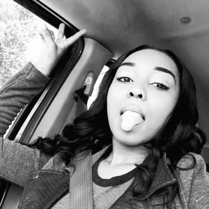 Meet your Posher, Antonia